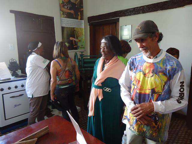 http://muspam.com.br/images/phocagallery/acao_educativa_cultural_monitoria/2015/idosos-da-regiao-12072015/7.jpg