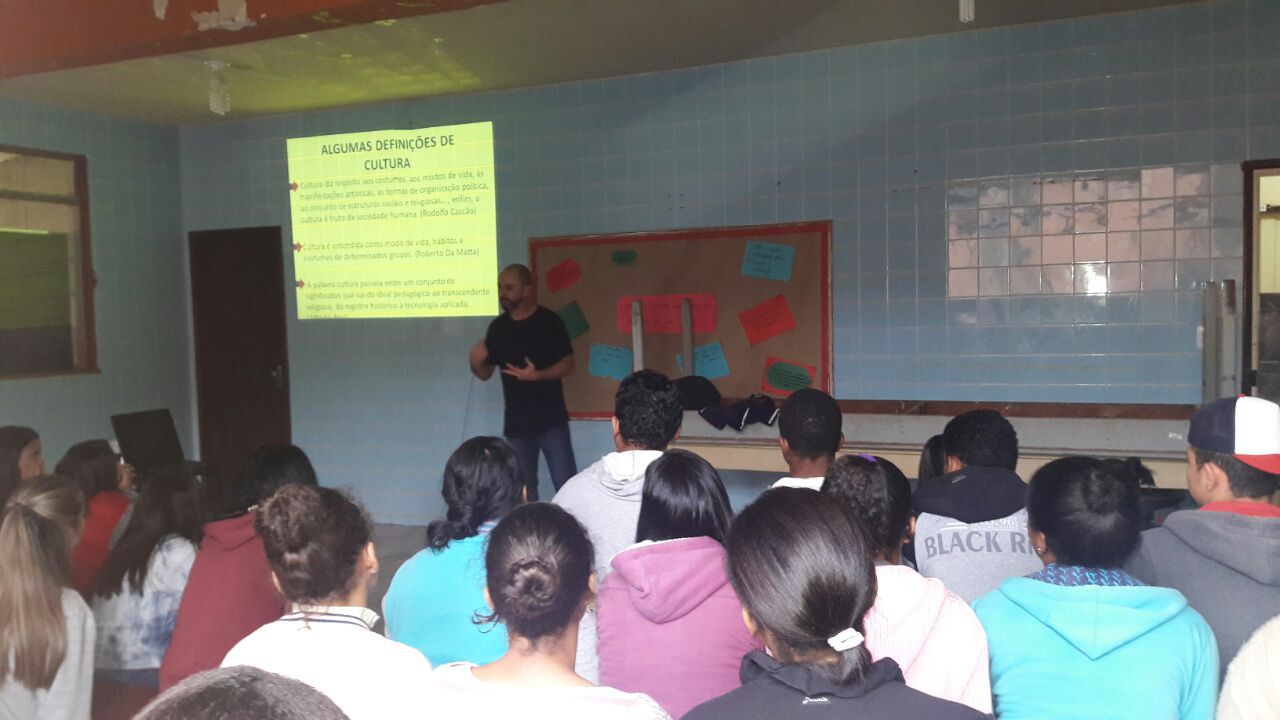 http://muspam.com.br/images/phocagallery/acao_educativa_cultural_monitoria/2018/projeto-o-museu-visita-a-sua-escola-2018/ee-padre-liberio-alunos-1ano-ensino-medio-07082018/4.jpg