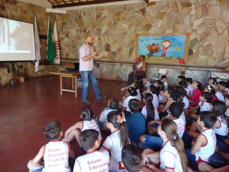 http://muspam.com.br/images/phocagallery/acao_educativa_cultural_monitoria/2018/projeto-o-museu-visita-a-sua-escola-2018/ee-torquato-de-almeida-4anos-ens-fund-03102018/4.jpg