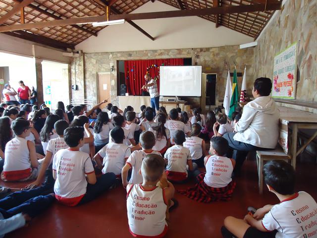 http://muspam.com.br/images/phocagallery/acao_educativa_cultural_monitoria/2018/projeto-o-museu-visita-a-sua-escola-2018/ee-torquato-de-almeida-5ano-manha-05102018/7.jpg