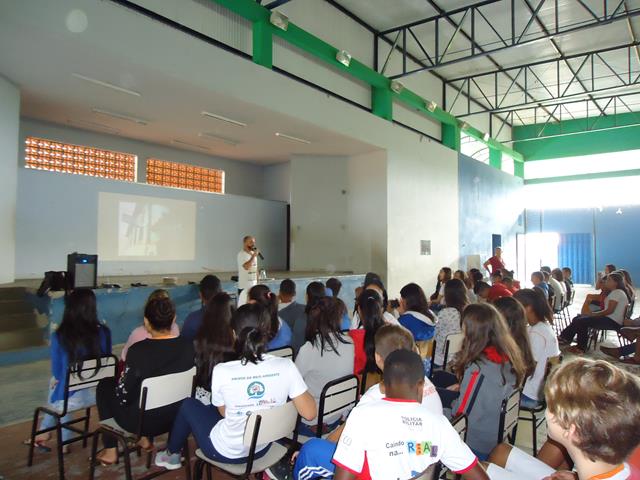 http://muspam.com.br/images/phocagallery/acao_educativa_cultural_monitoria/2018/projeto-o-museu-visita-a-sua-escola-2018/em-prof-izaltina-mendonca-meireles-7-8-e-9anos-ens-fund-31102018/1.jpg