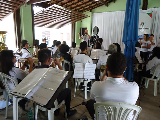 http://muspam.com.br/images/phocagallery/promocoes/2019/ensaio-aberto-banda-sta-cecilia-e-corais-08122019/5.jpg